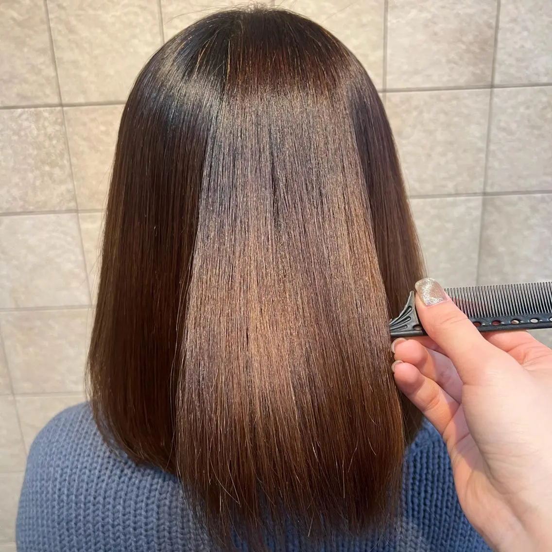 ミディアム 縮毛矯正 mia over hairのヘアスタイル