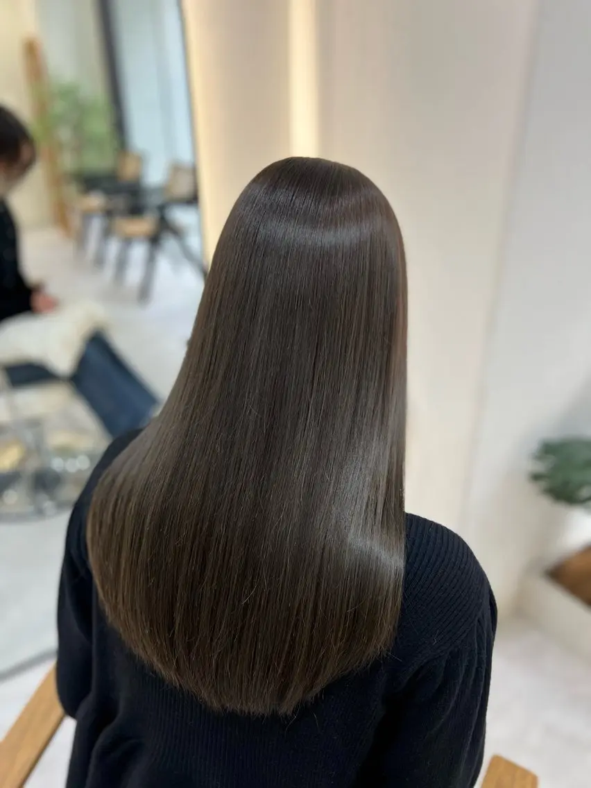 セミロング カラー Zina aimiのヘアスタイル