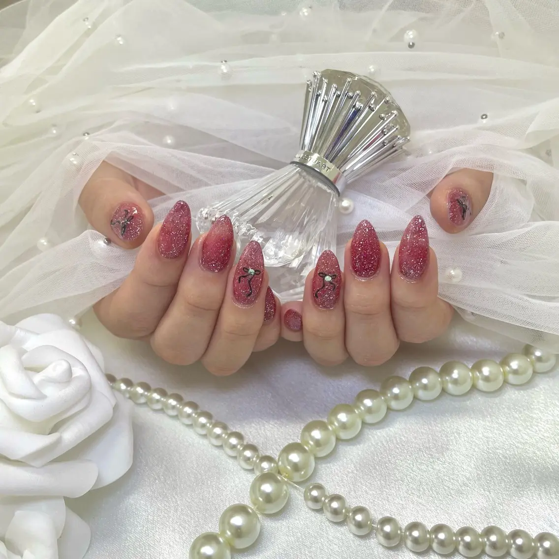【ジェルオフ有】長さだし🎀ワンカラー🤍マグネット.ミラー.フラッシュ可の写真