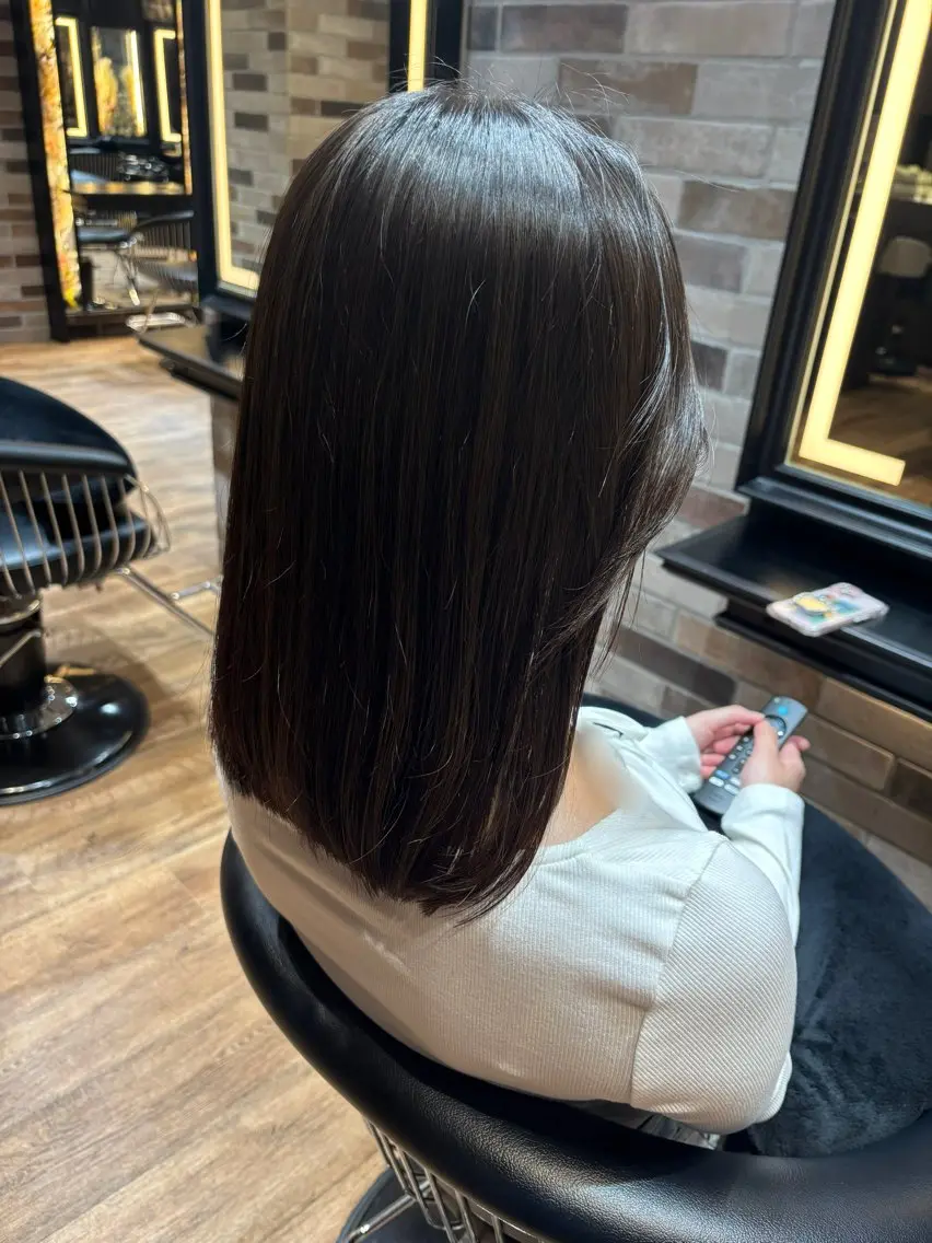 ミディアム LUCIE立川 SARIIのヘアスタイル