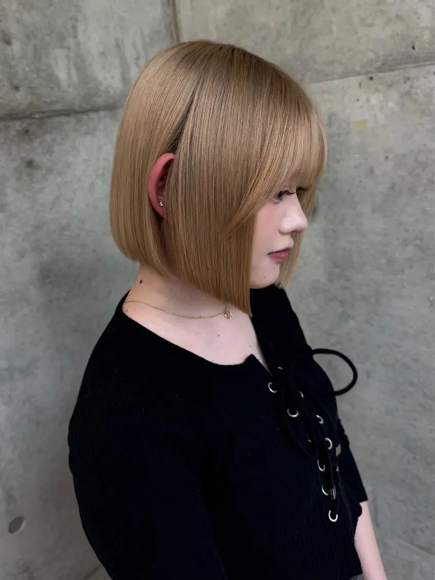 ミディアム karin ボブハイトーンのヘアスタイル