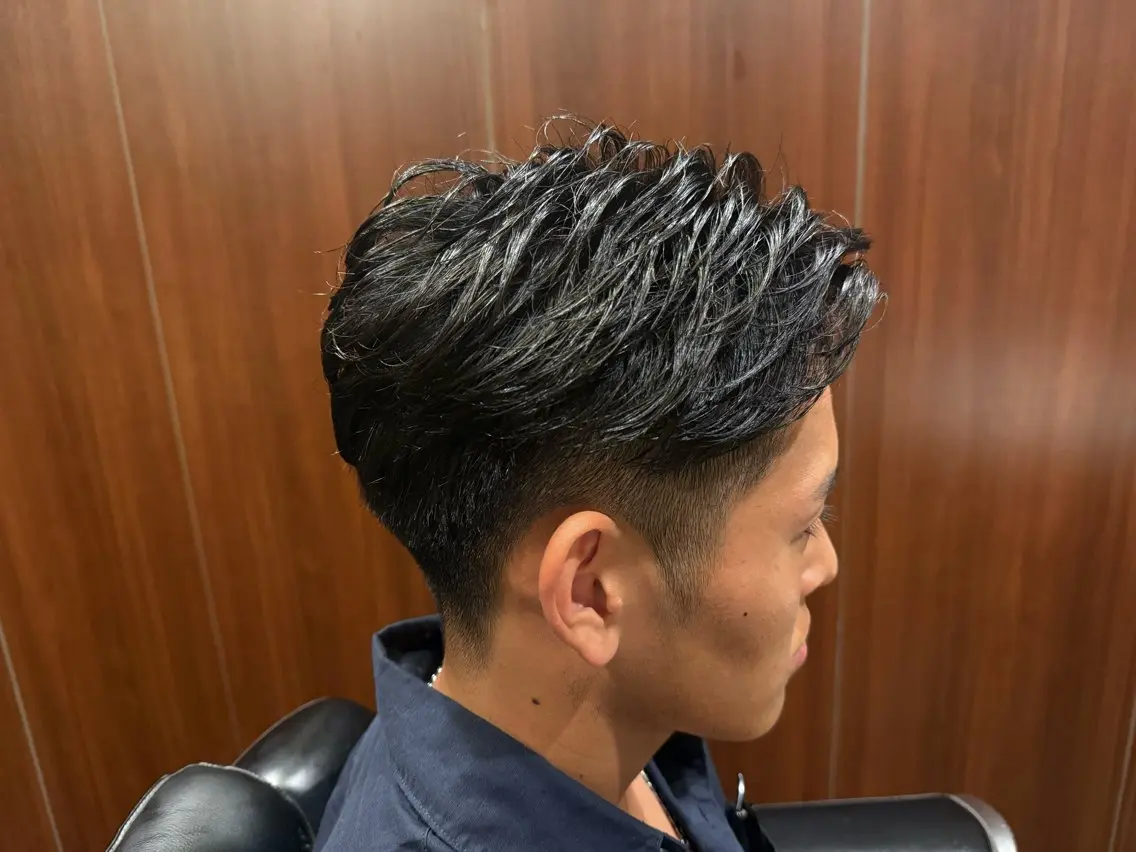 ミディアム パーマ メンズ ミディアムパーマ フェザーパーマ メンズパーマ 竹村 優のヘアスタイル
