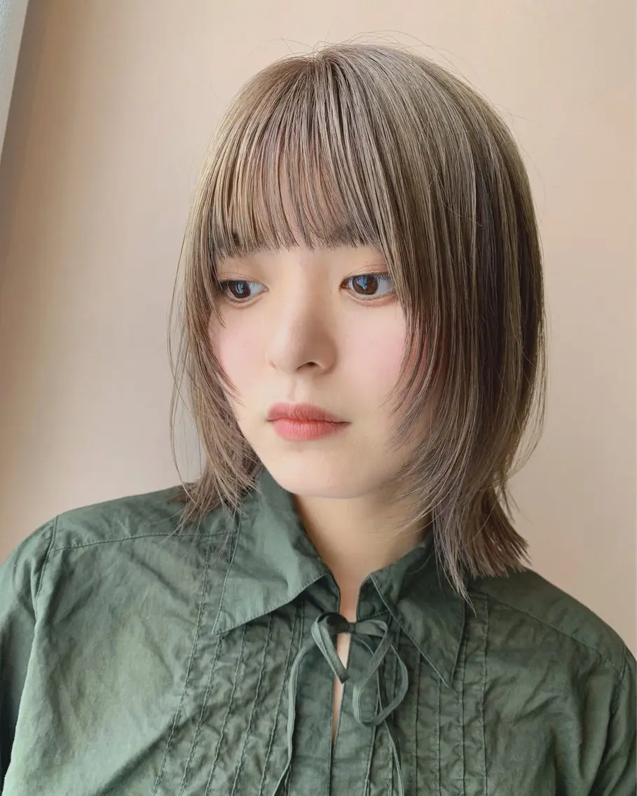 ショート カラー ベージュカラー ブリーチ レイヤーカット ウルフカット ウルフレイヤー カット ヘアカラー トリートメント hubhair レイヤー/透明感のヘアスタイル