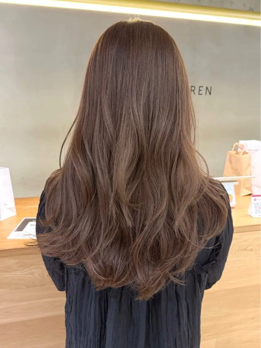 ロング カット ヘアカラー トリートメント レイヤー/ベージュ / tomoe🤍のヘアスタイル