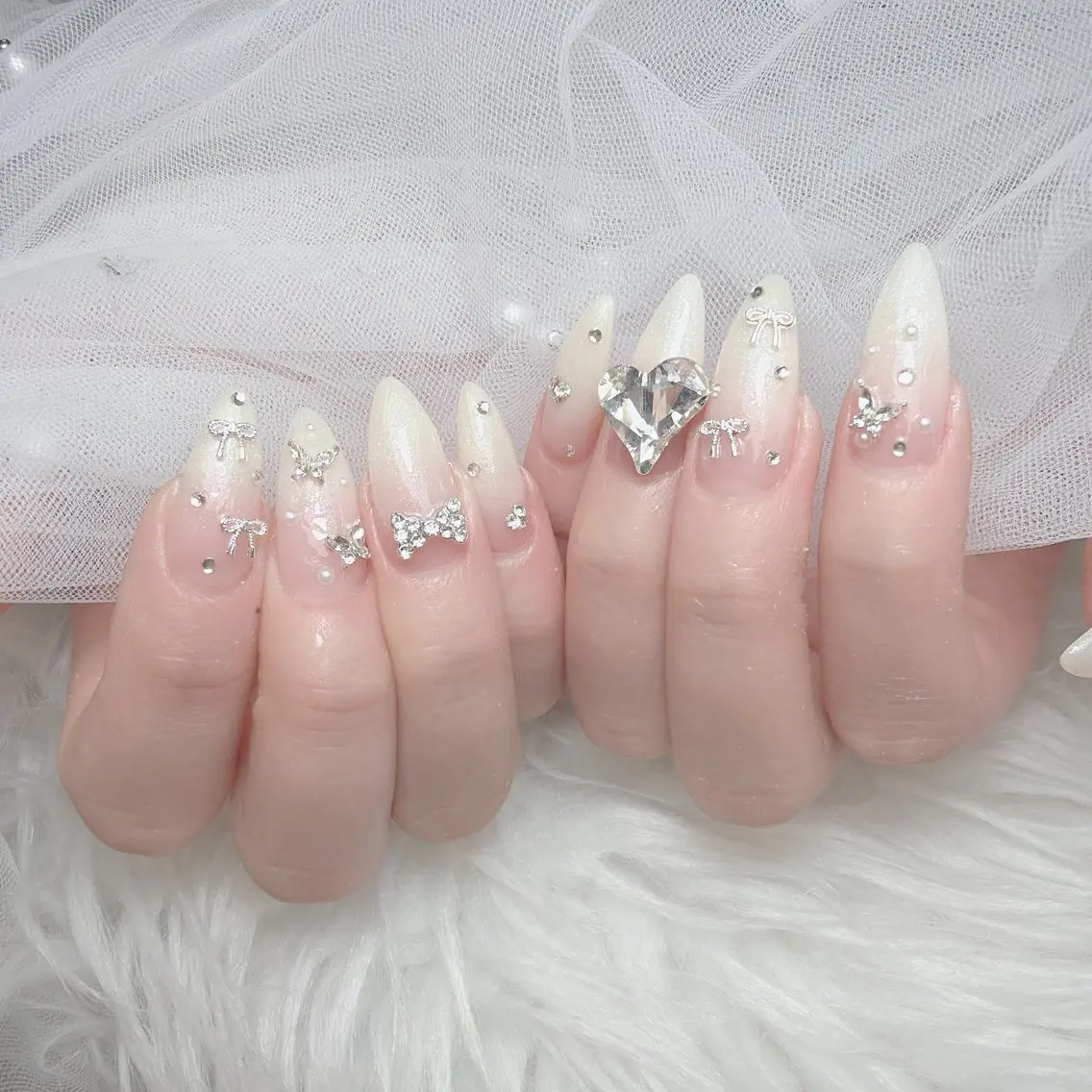 ネイル アートネイル ジェルネイル 韓国ネイル リボン ワンホンネイル ハンドネイル Lana Nailのネイルデザイン
