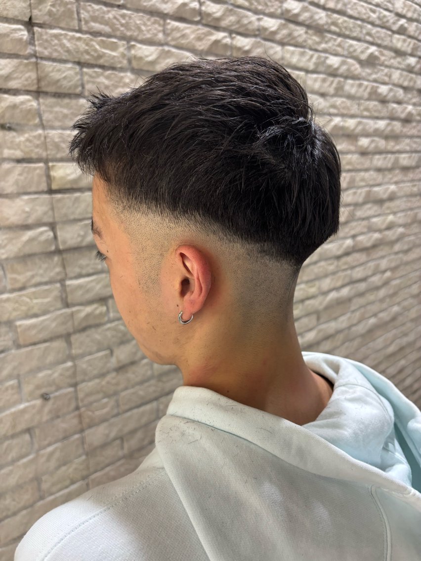 ショート メンズ 【メンズ特化】セン ターパート/保坂太一のヘアスタイル
