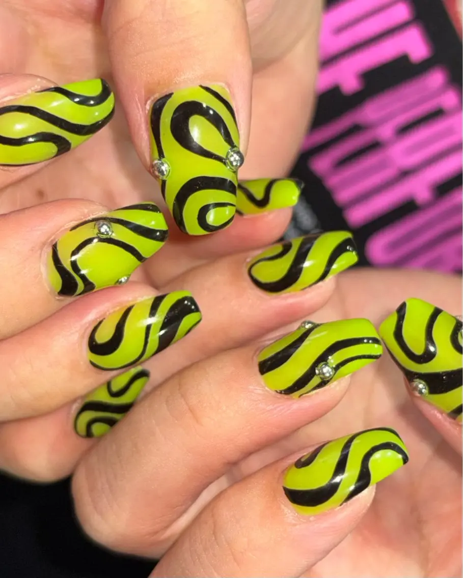 ネイル ハンドネイル 🪐富島彩夏 /海外nail🪐のネイルデザイン