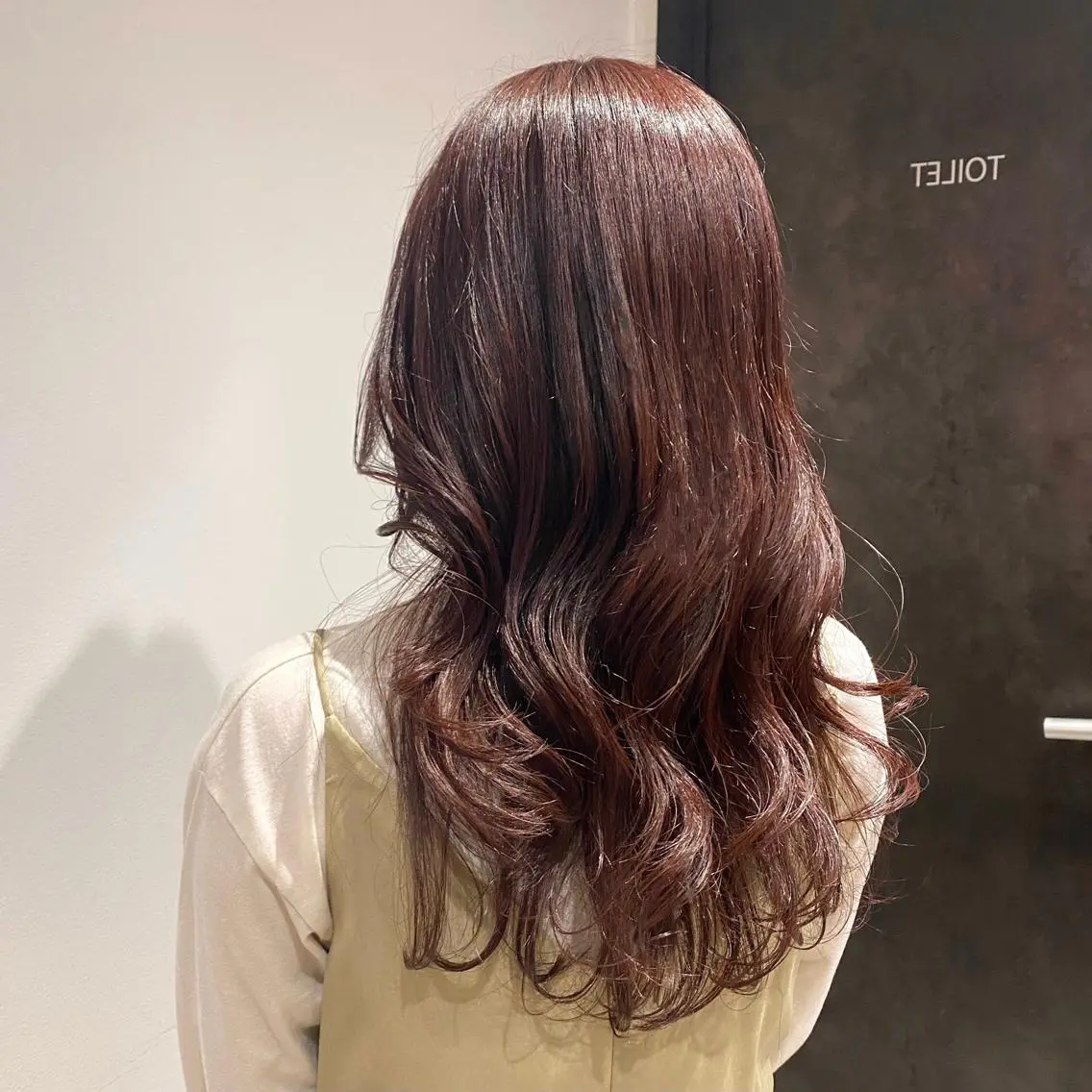 ロング カラー ヘアアレンジ ベージュカラー ピンクカラー ピンクベージュ 新宿⌇韓国風ヘア ⌇透明感カラーのヘアスタイル