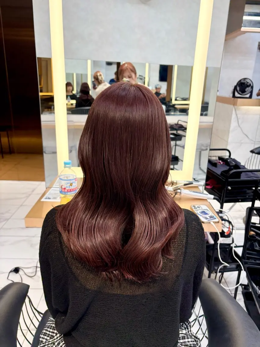 セミロング カラー ブリーチ ダブルカラー ブリーチなしカラー レッドカラー カット ヘアカラー トリートメント ハッシュカット 暖色カラー/伊藤菜月のヘアスタイル