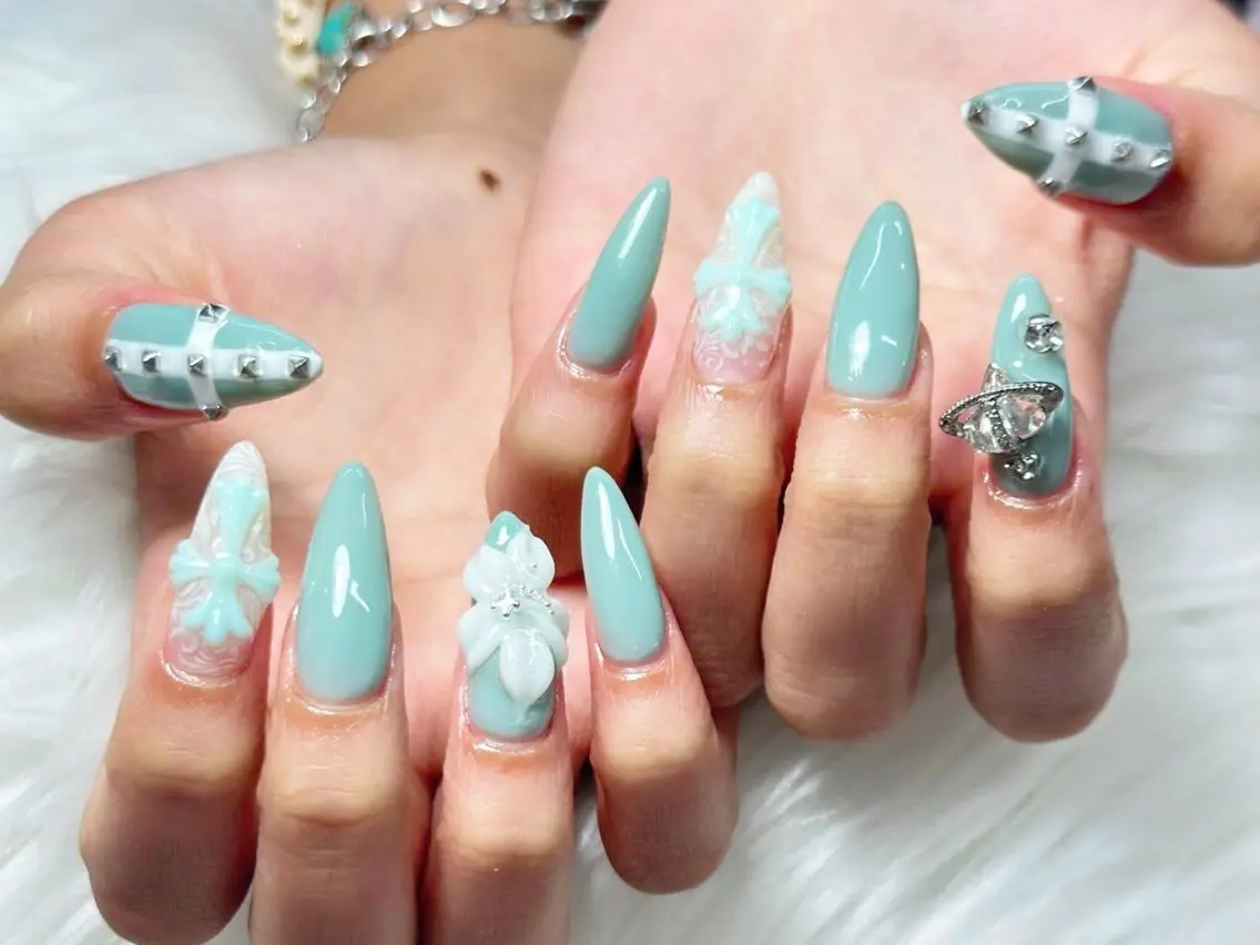 ネイル AURA NAIL 上前津のネイルデザイン