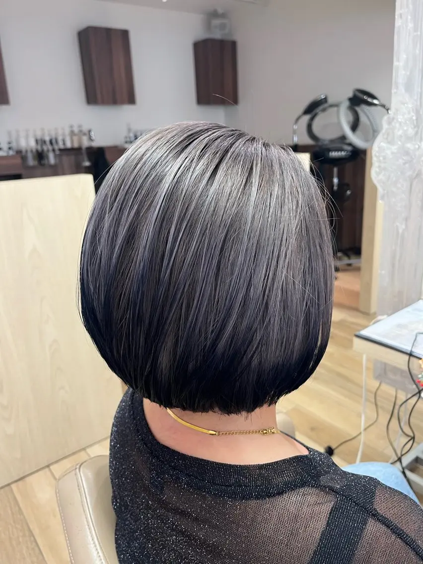 ショート カラー グラデーションカラー カット ヘアカラー トリートメント 斉藤 翔平のヘアスタイル