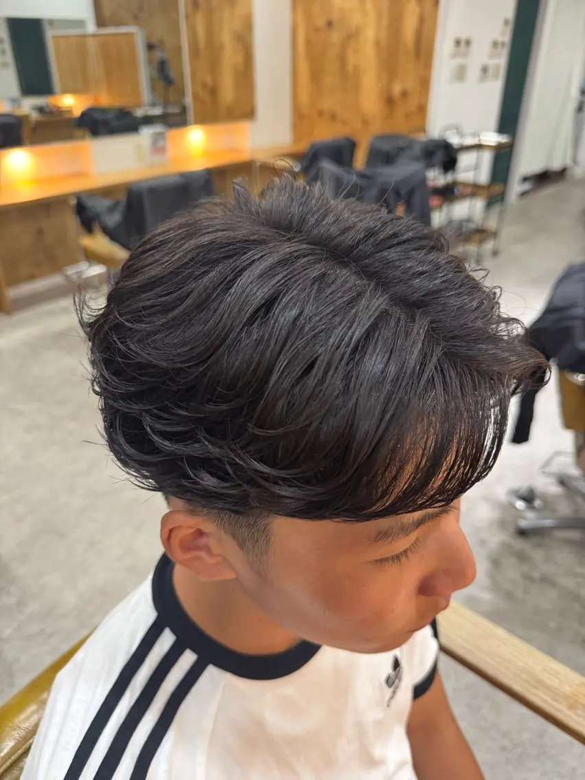 メンズ カット パーマ 安原 愛結羽のヘアスタイル