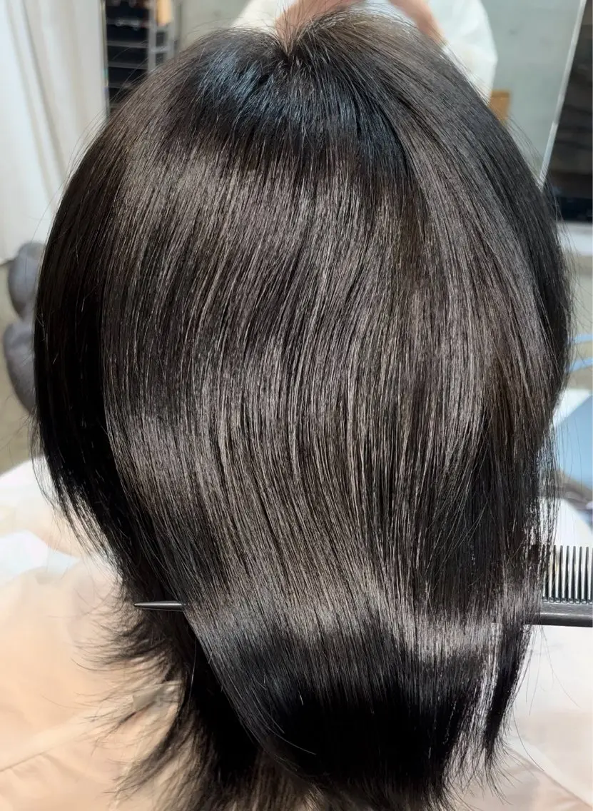 カラー アッシュ グレージュ ヘアカラー トリートメント ウルフ/レイヤー/ ブリーチカラーのヘアスタイル