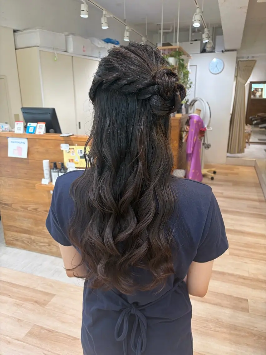 ヘアアレンジ ヘアセット カットパーマ/ レイヤー/ココミ🧚のヘアスタイル