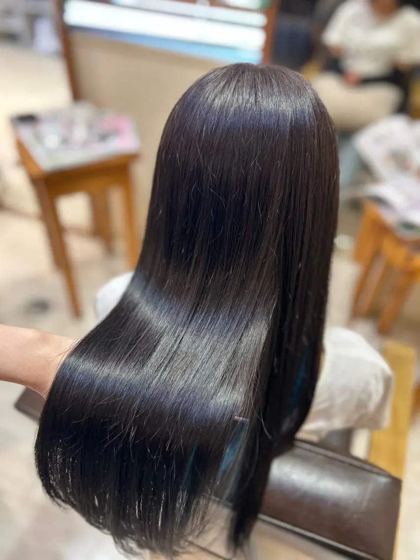 ロング 井上 慈温のヘアスタイル