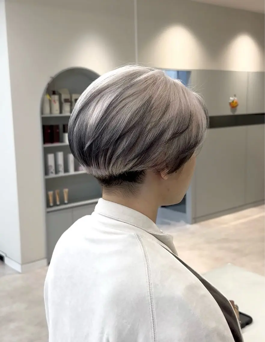 ショート カット ヘアカラー 🫧ペール系カラー /デザイン秀喜🫧のヘアスタイル