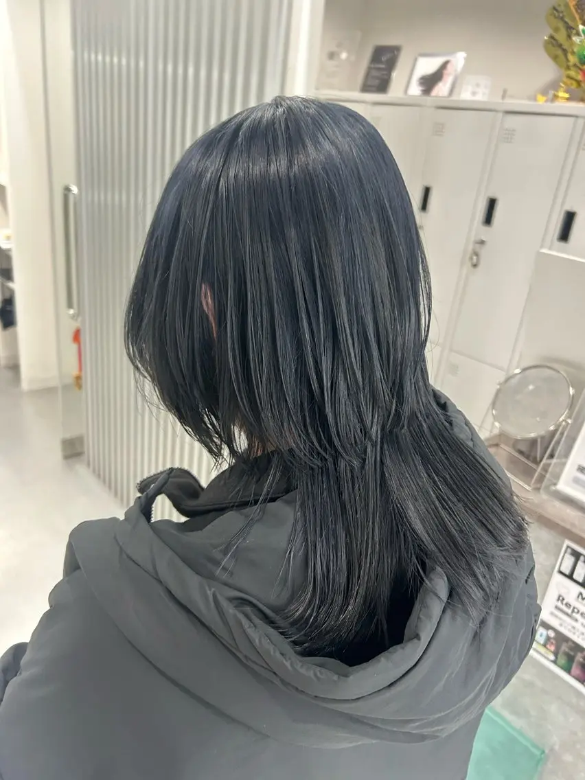 ミディアム カット ヘアカラー あやめ🪽 オリーブ/ハイトーンのヘアスタイル
