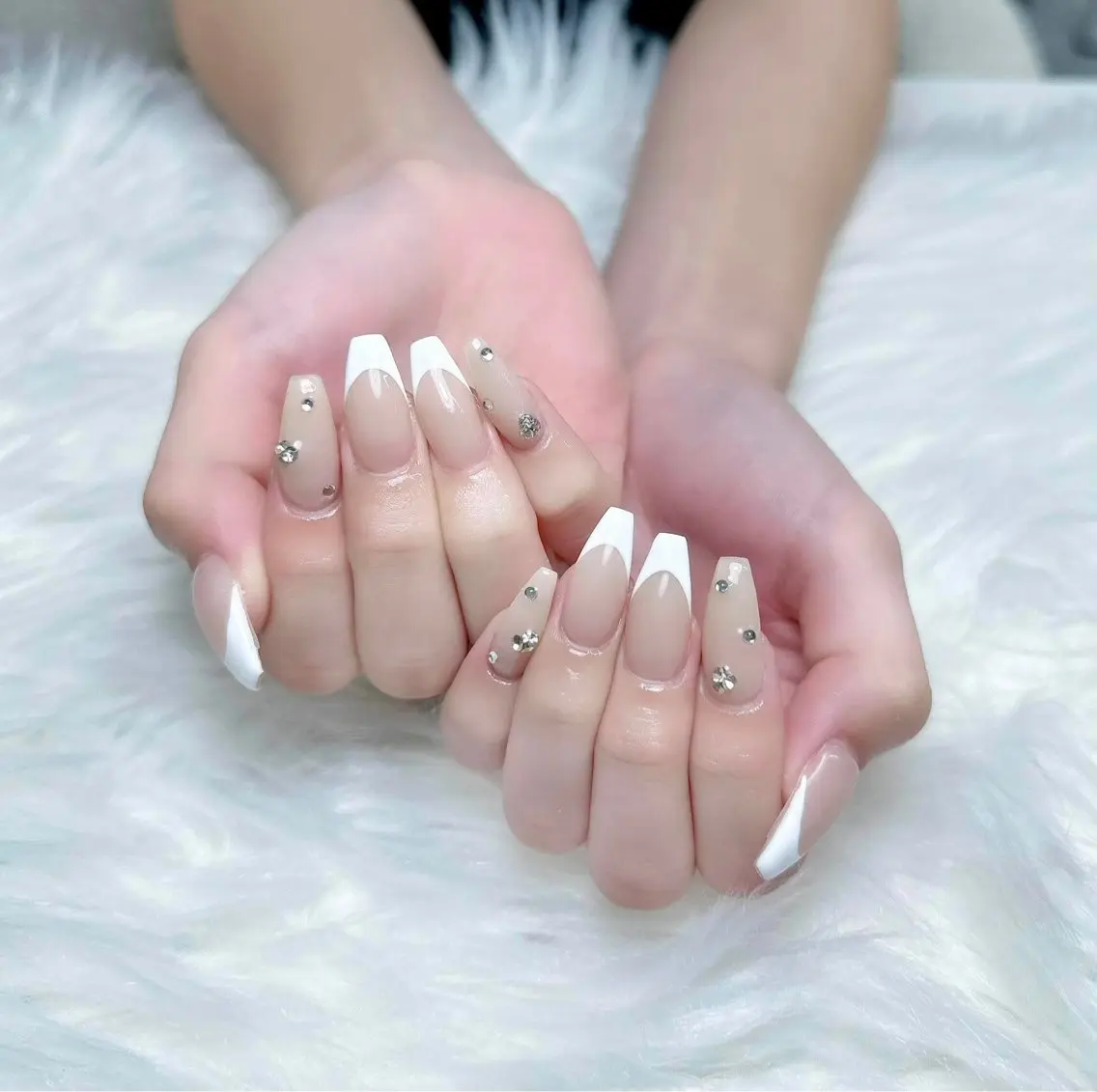 ネイル アートネイル 持ち込み ハンドネイル ハンドケア Dyo Nailのネイルデザイン