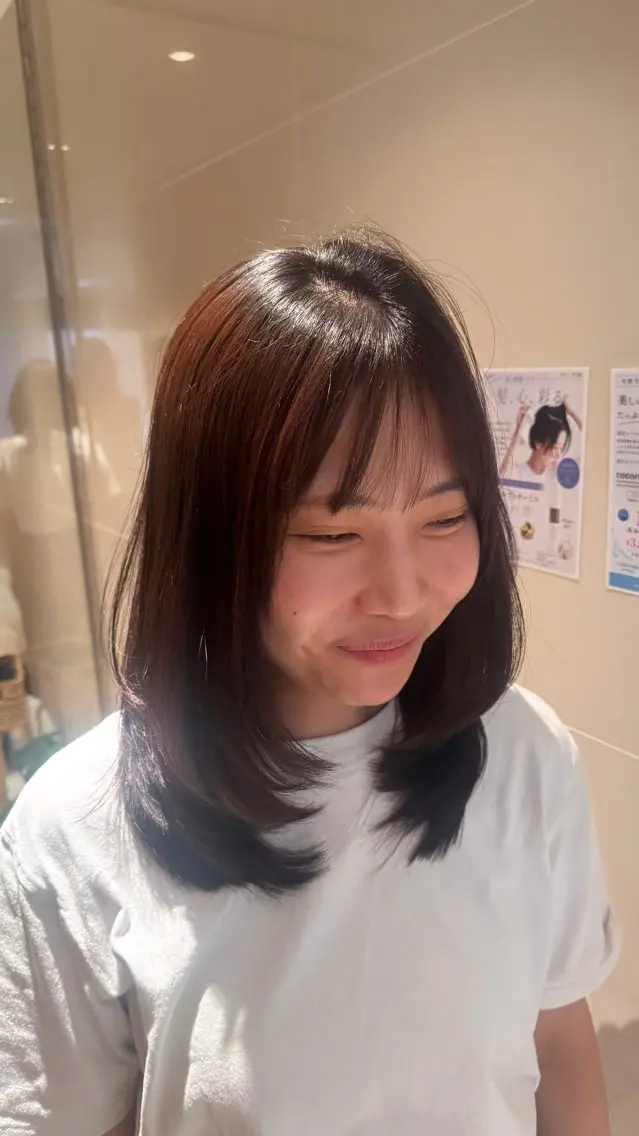 ミディアム ミディアムレイヤー レイヤーカット 🌱艶髪ストレート✨ 🦖せりか🦖のヘアスタイル