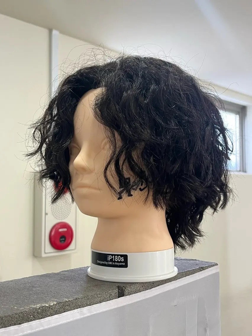 パーマ スパイラルパーマ ﾒﾝｽﾞｻﾛﾝ関 紫雲（ｾｷﾚﾝｹﾞ）のヘアスタイル