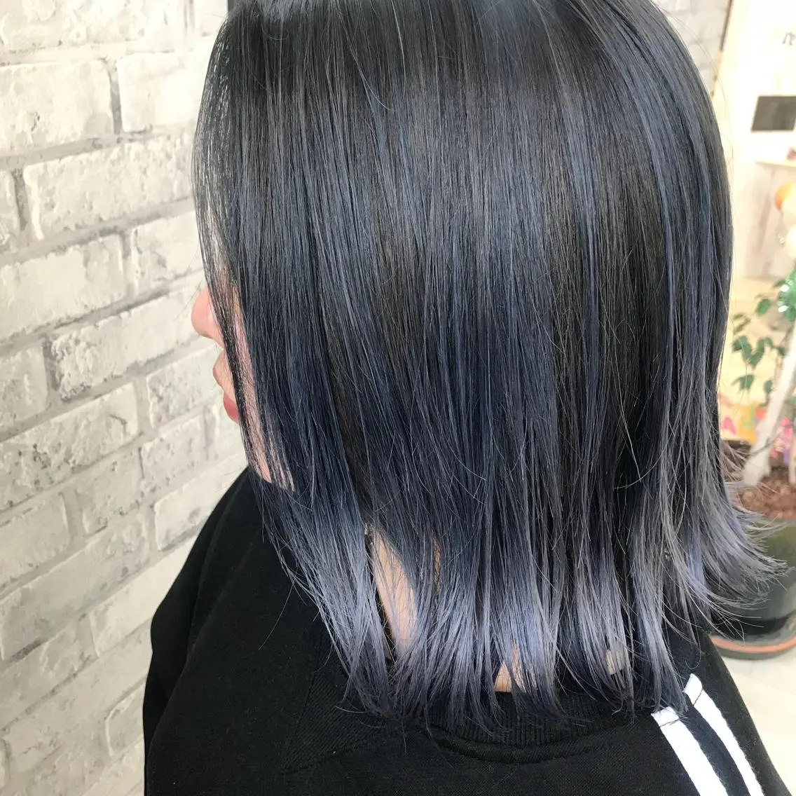 ミディアム カラー ネイビーカラー Oopsレイヤー 加藤澄都のヘアスタイル