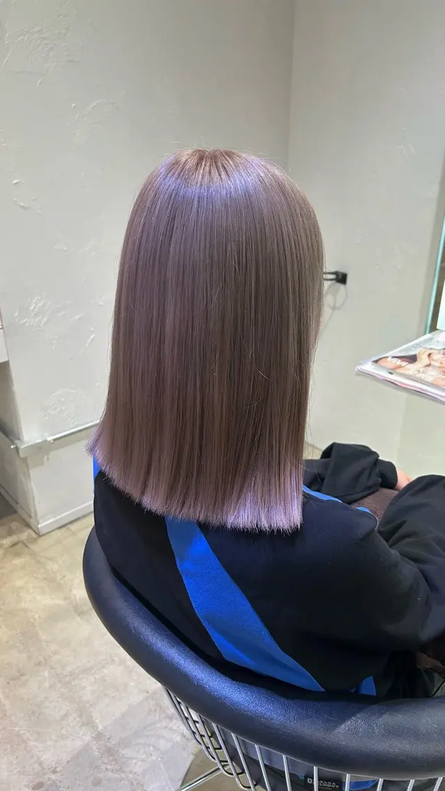 ミディアム カラー ベージュカラー ミルクティーベージュ 神野 柚芽のヘアスタイル