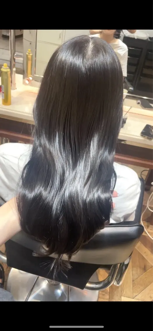 ロング カラー ブリーチ ブルーカラー ブルージュ 透明感カラー グレージュ カット ヘアカラー トリートメント ご新規様限定 透明感カラーKANAのヘアスタイル
