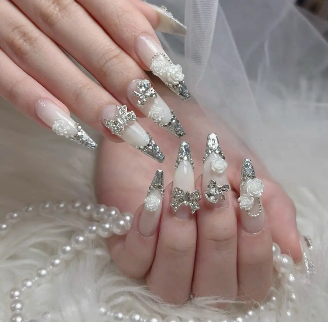 ネイル ハンドネイル moon nailsのネイルデザイン