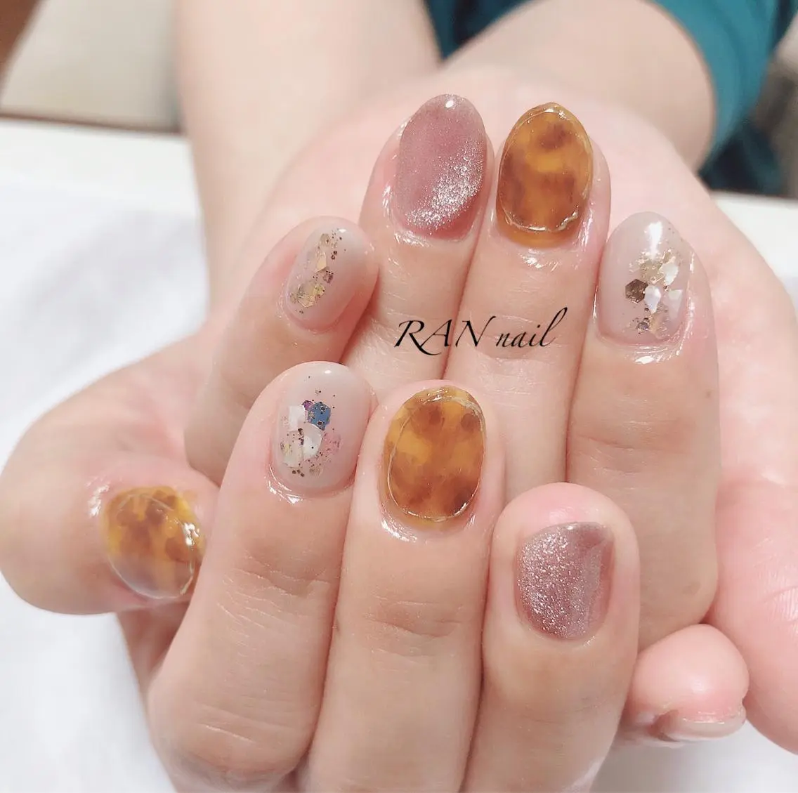 ネイル べっ甲ネイル ニュアンスネイル オフィスネイル ワンカラーネイル ブライダルネイル ハンドネイル フットネイル RAN nailのネイルデザイン