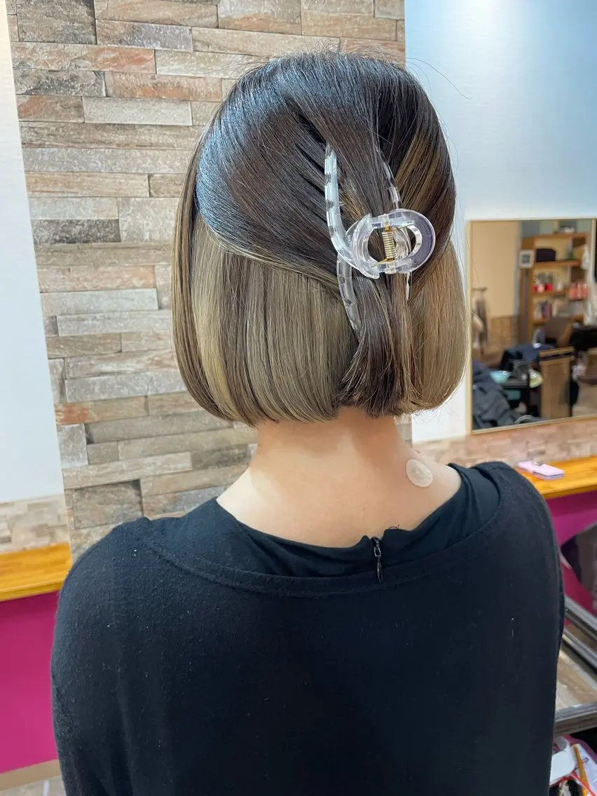 ショート カラー ベージュカラー ホワイトベージュ カット ヘアカラー トリートメント YUI/ ブリーチカラー🌷のヘアスタイル