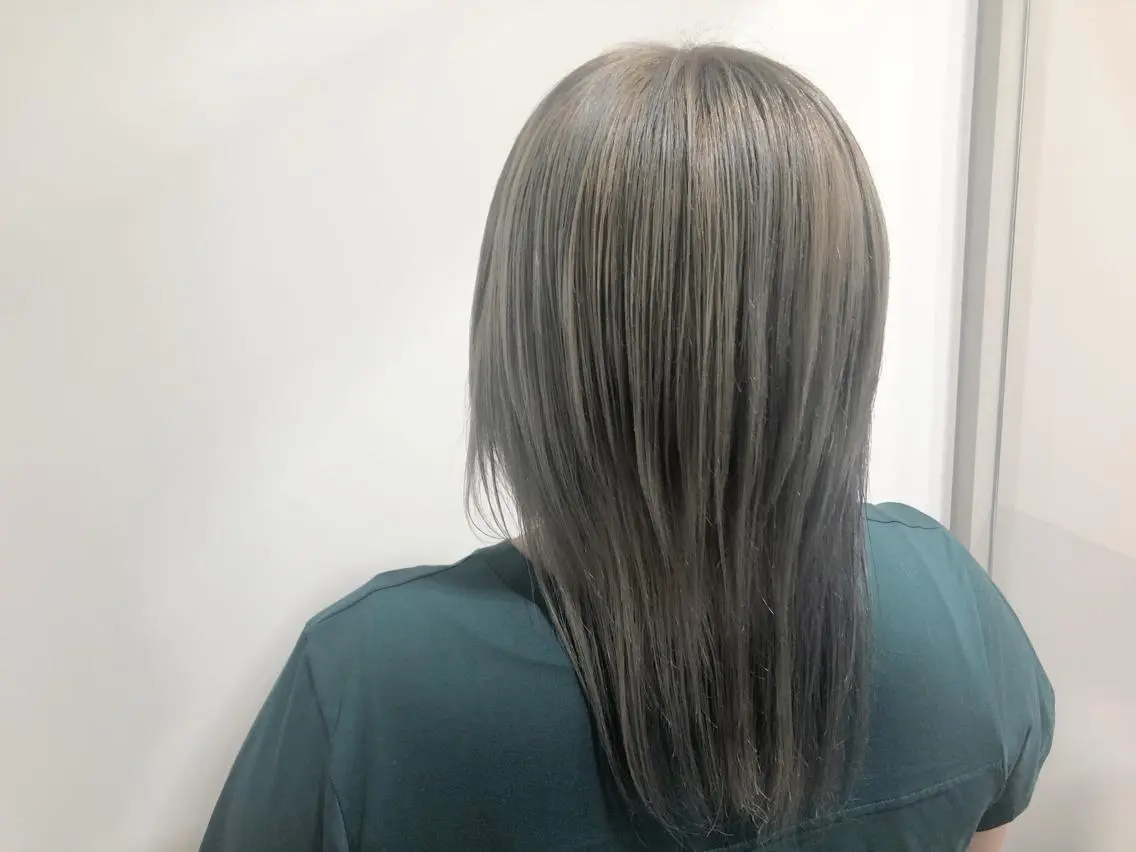ロング カラー カット ヘアカラー トリートメント みねぎし ふうかのヘアスタイル
