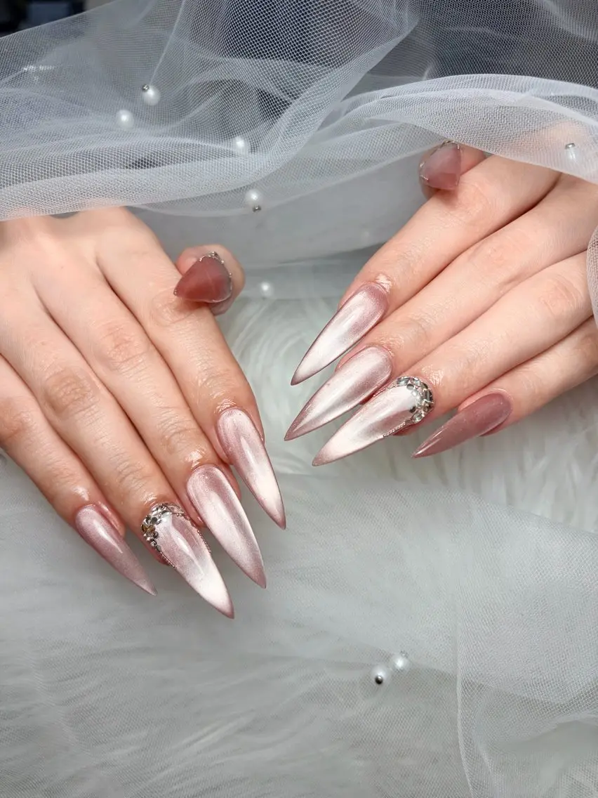 ネイル アートネイル 長さ出し ジェルネイル マグネットネイル ニュアンスネイル ハンドネイル Cloudy Chan Nailのネイルデザイン