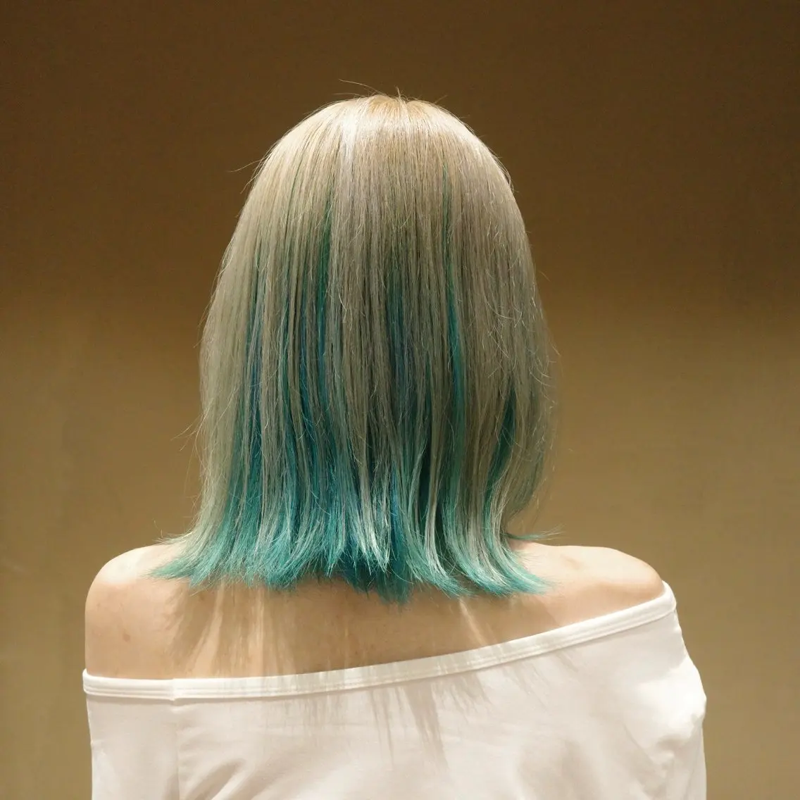 ミディアム カラー ブリーチ ヘアカラー トリートメント NERO 絵美里のヘアスタイル