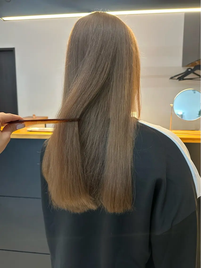 ロング カラー ブリーチ 縮毛矯正 ヘアカラー 🎀透明感 カラーHiROEのヘアスタイル