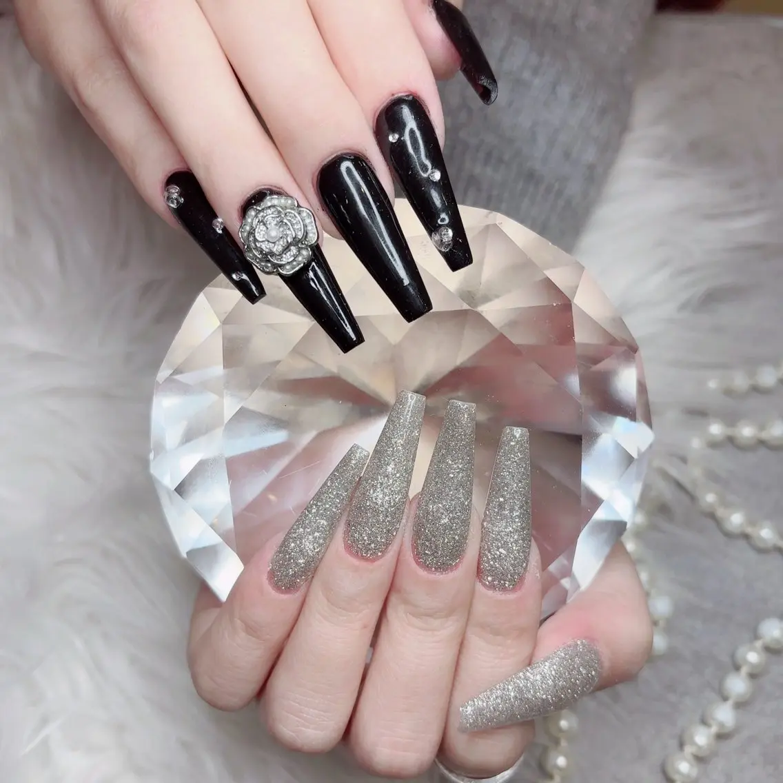ネイル ロングネイル ストーンネイル EMU NAILのネイルデザイン