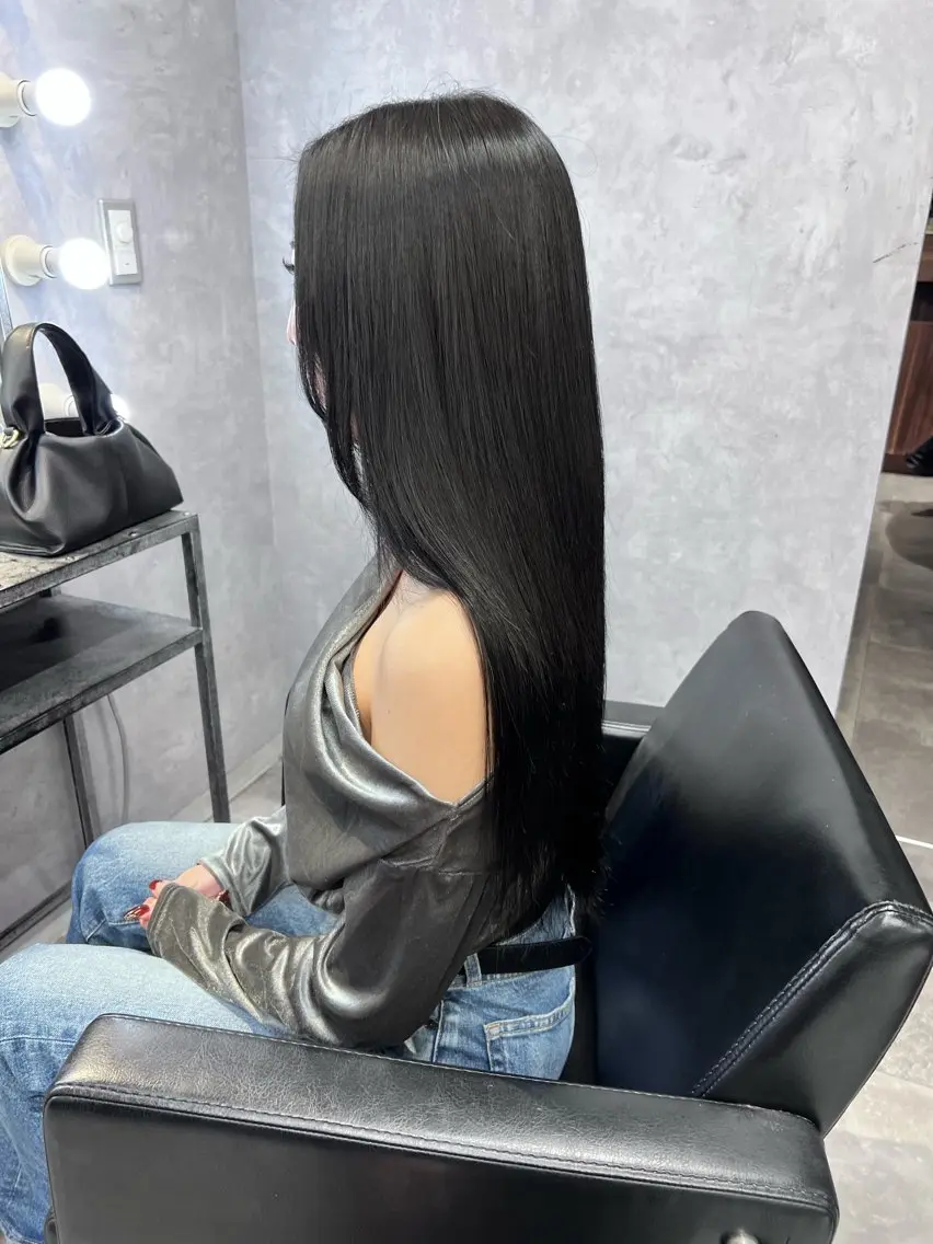 ロング カラー 黒髪 ブリーチ 透明感カラー 顔周りカット レイヤーカット 透明感/レイヤー 🇰🇷tomonaのヘアスタイル