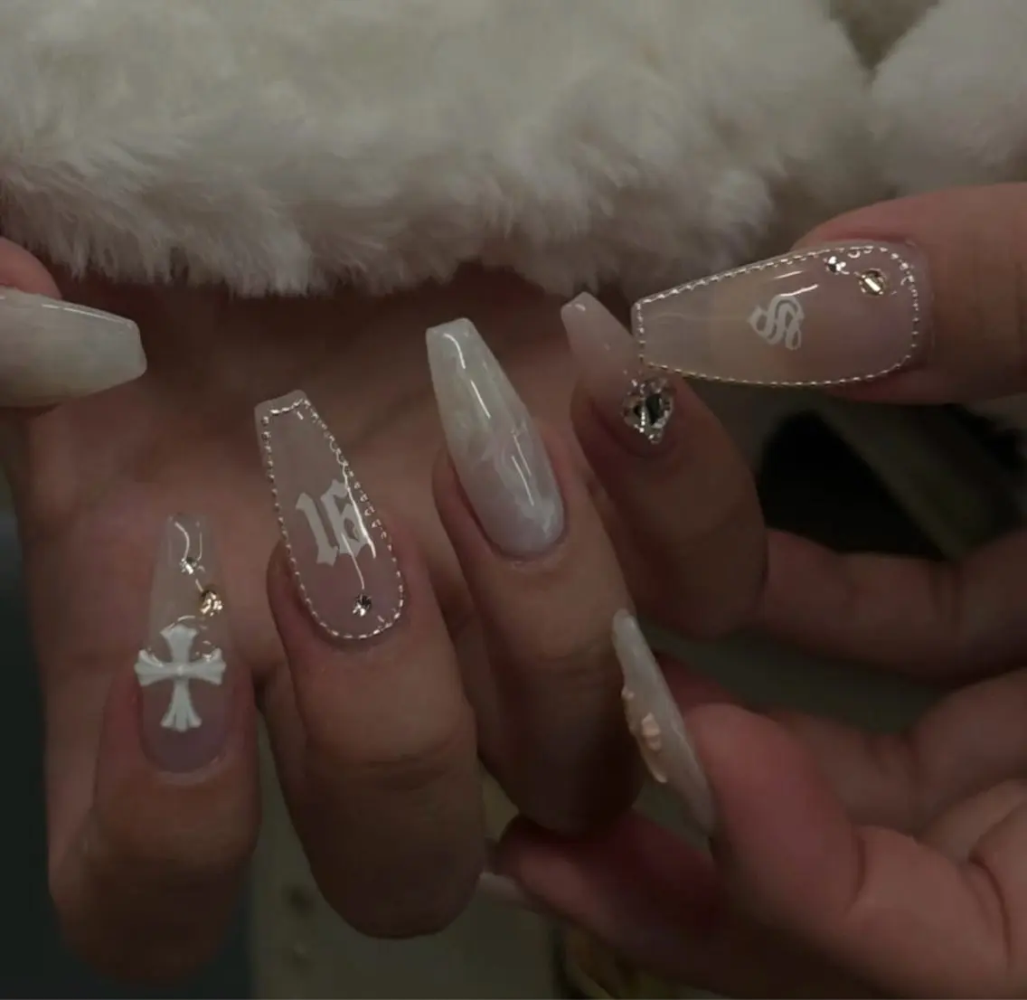 ネイル ハンドネイル BERA NAILSのネイルデザイン