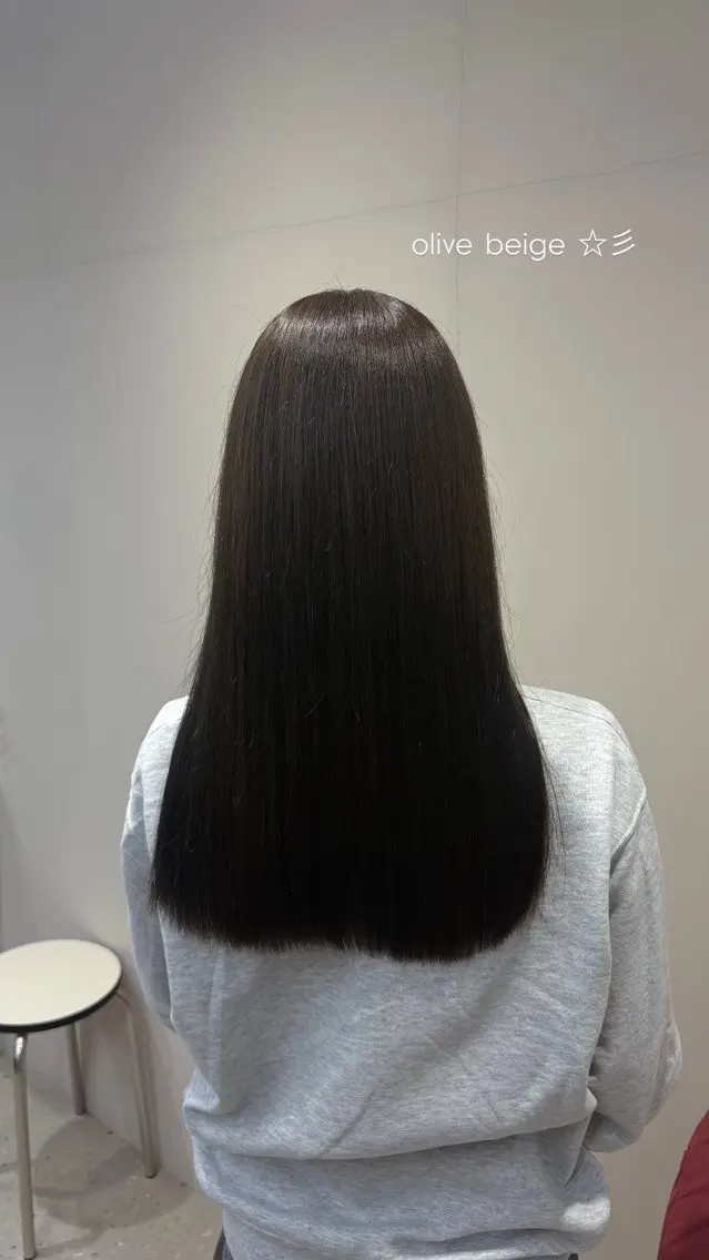ロング カラー 透明感カラー グレージュ オリーブグレージュ オリーブグレー ヘアカラー maya 🫧 ボブカット♡募集中のヘアスタイル