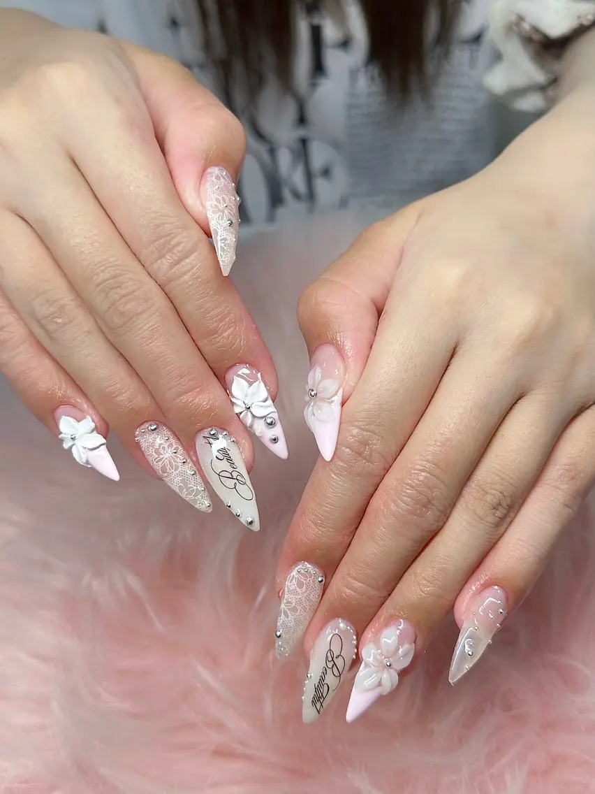 ネイル ハンドネイル HAPPI NAIL CALINのネイルデザイン
