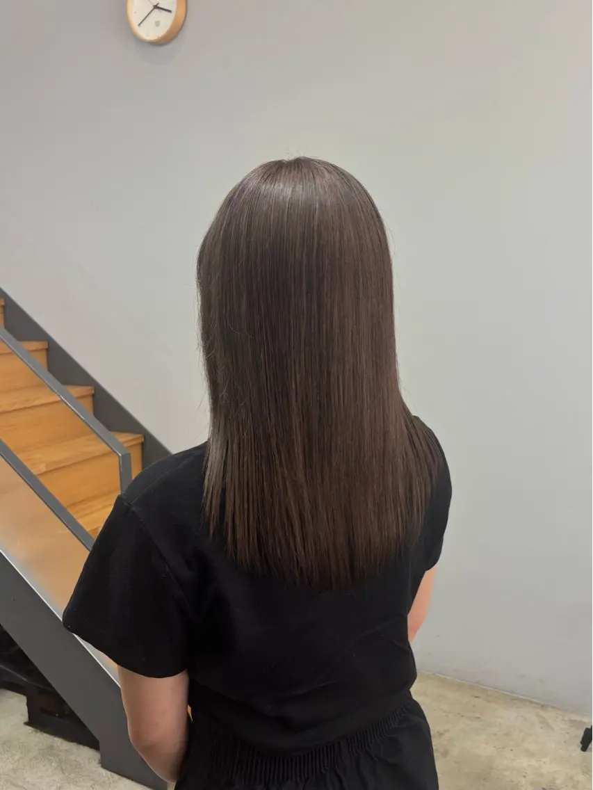 ミディアム ヘアカラー 井手上 華のヘアスタイル