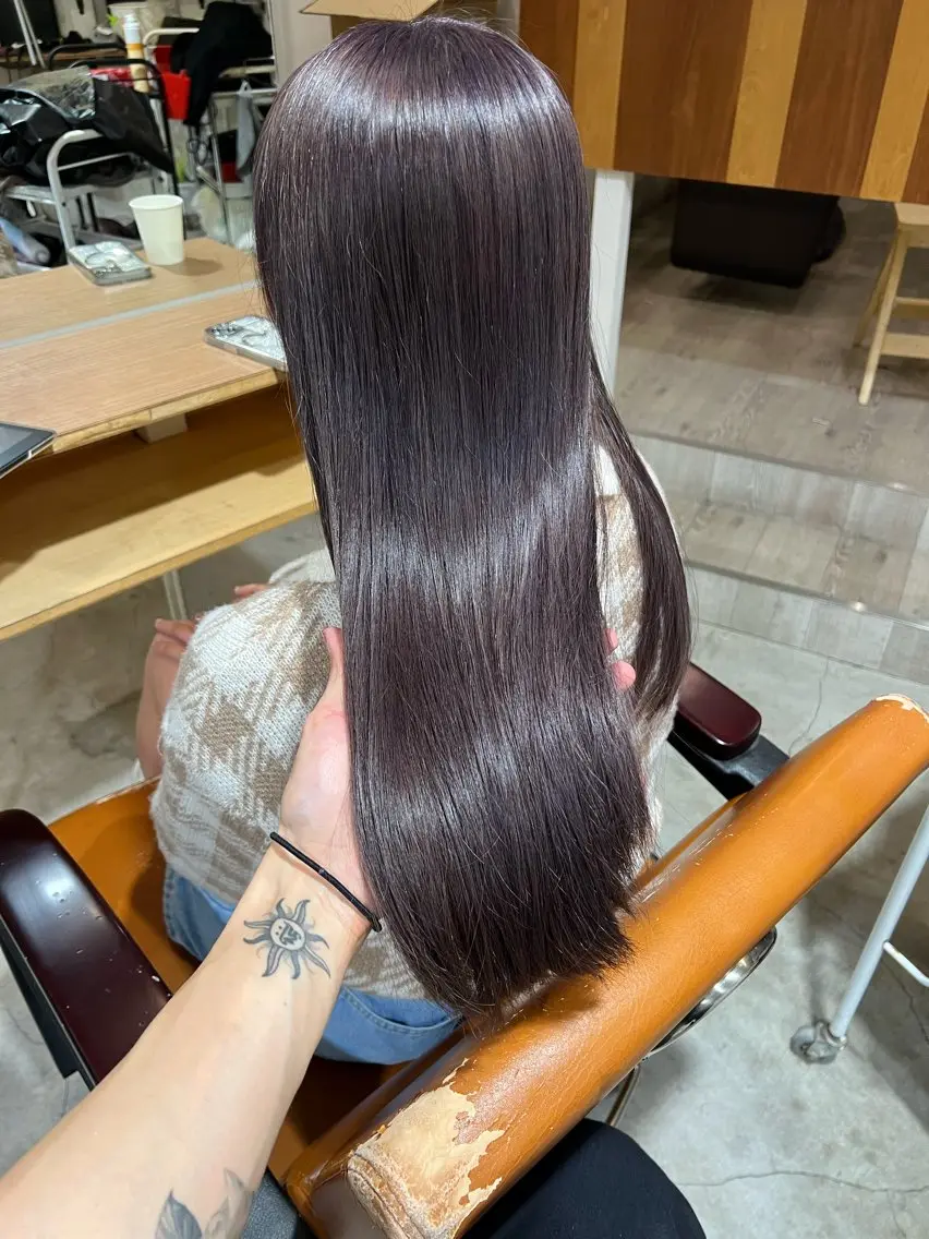 ロング カラー ブリーチ グレージュ ラベンダーカラー ラベンダーグレージュ ラベンダーグレー ヘアカラー トリートメント エクステ⭐️艶カラー koukiのヘアスタイル
