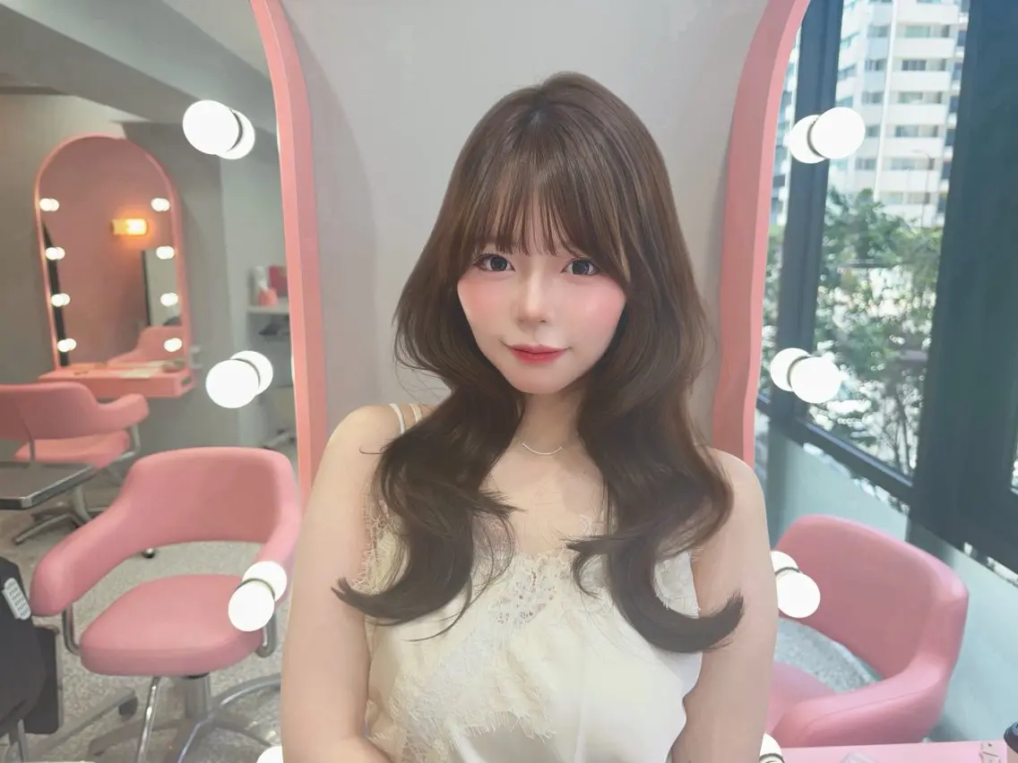 ロング カラー ベージュカラー 黒髪 ブリーチ ブルーカラー ブルーブラック ヘアカラー トリートメント 透明感カラー/渋谷/ KEITOのヘアスタイル
