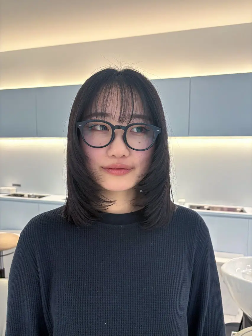ミディアム 顔まわりレイヤー 顔周りカット レイヤーカット 村上 奈乃果のヘアスタイル