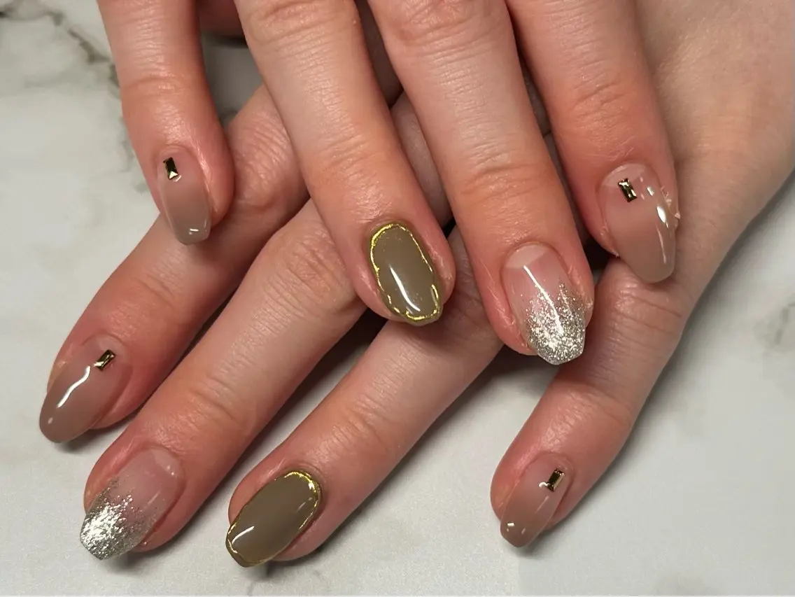 ネイル ストーンネイル KAI NAILS💅🏻✨のネイルデザイン