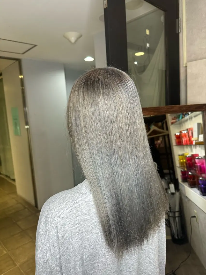 カラー 奥田 星来のヘアスタイル