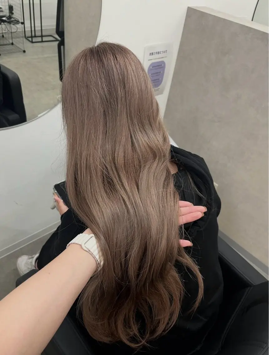 ロング カラー 透明感カラー 結羽愛のヘアスタイル