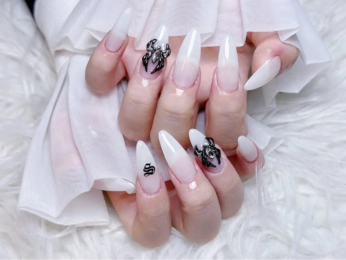 ネイル チークネイル 長さ出し フラワーネイル フレンチネイル ガーリー NEW NAIL 池袋のネイルデザイン
