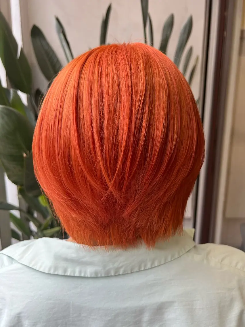 ショート カラー ブリーチカラー🦖 岡部木乃夏のヘアスタイル