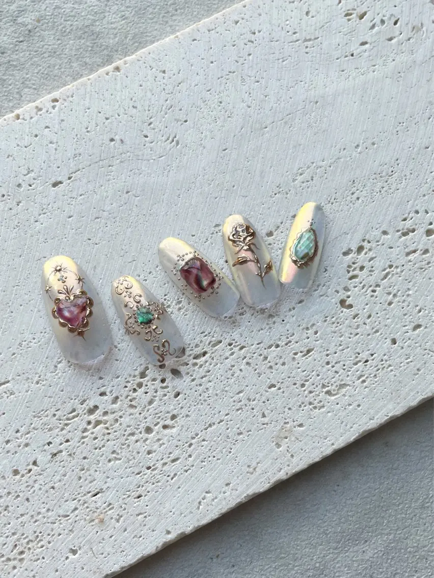 ネイル アートネイル ハンドネイル FIORITURA aiのネイルデザイン