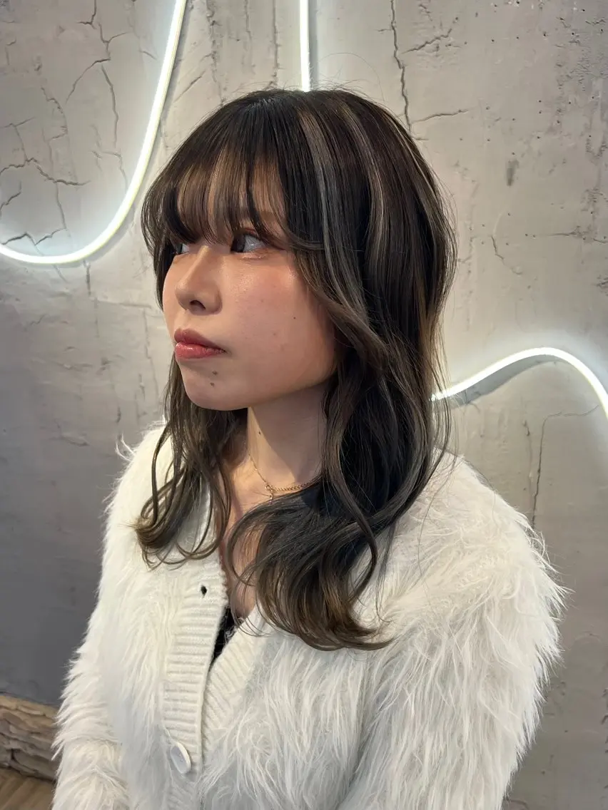 ミディアム カラー ミディアムレイヤー バレイヤージュ 透明感カラー グラデーションカラー ハイライトカラー カット ヘアカラー トリートメント いぐちしょうた🫧 VISAGEbaskのヘアスタイル